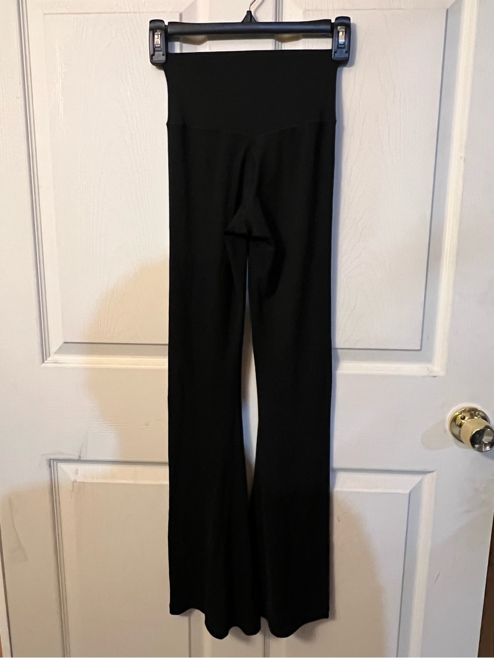 Offline by aerie black crossover super flare leggings - Picture 3 of 4